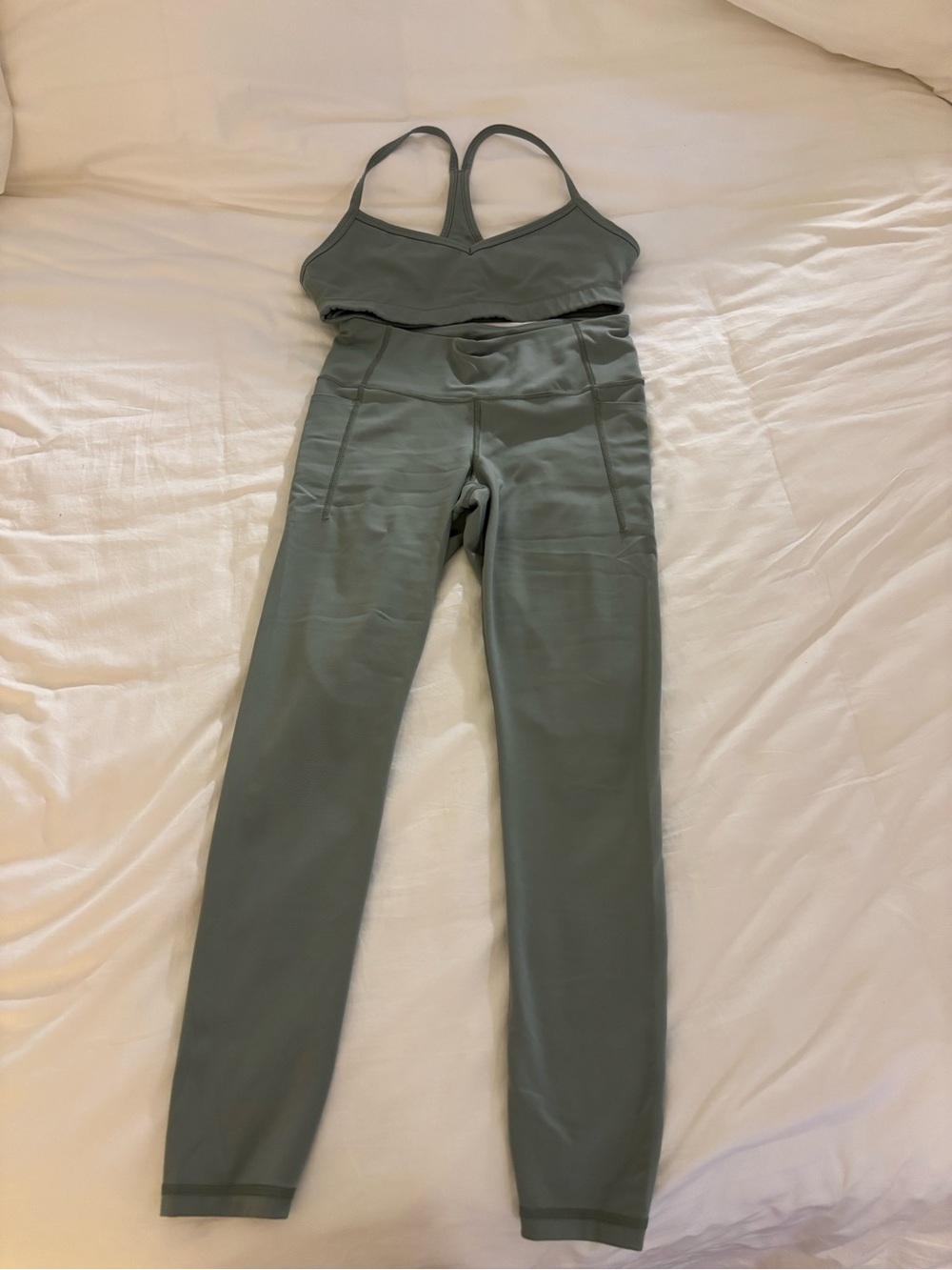 Gap Fit | High-Waist Green Active Leggings with Matching Sports Bra
